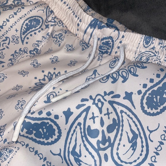 Cream and blue jogger style paisley print pants - Picture 3 of 3